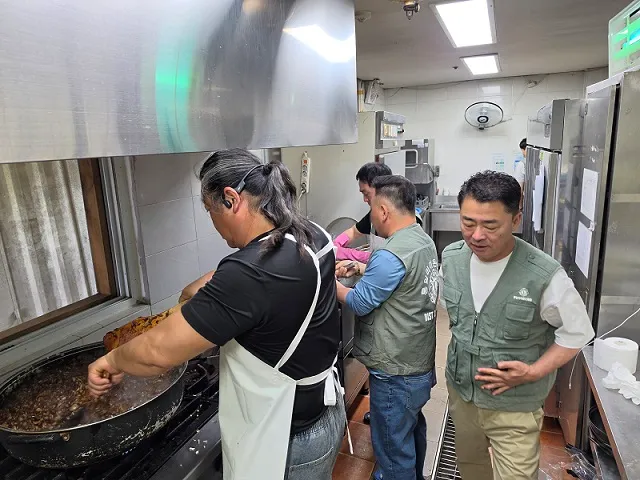 통일라이온스클럽, 짜장면 봉사에 즐거운 하루 보내