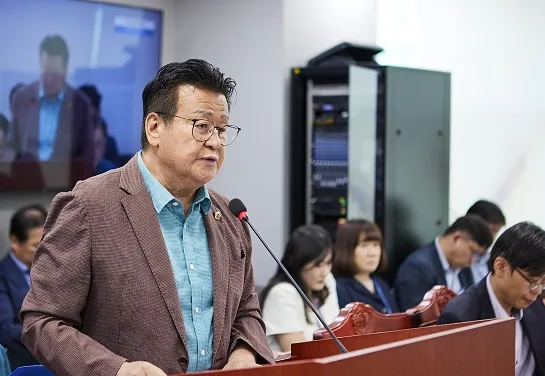 안명규 도의원 ‘수십 년 묶인 길 옆 땅’ 접도구역 정비 전국 첫 제도화