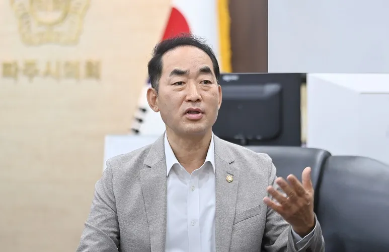 <특집 인터뷰>-최유각 파주시의회 의장