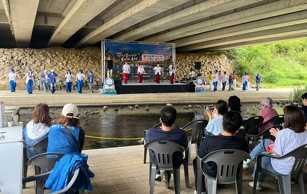 금촌1동 주민자치회, 금촌천서 주민화합 행사 성황리에 마쳐