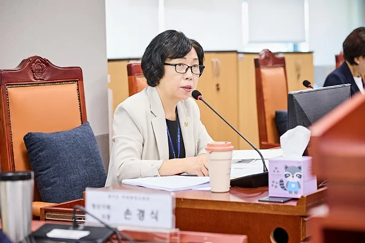 박은주 도의원,  결식아동 밥값·청년기본소득까지 편법 쪼개기