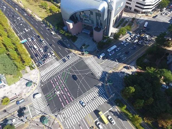 운정 벧엘교회 앞 교차로 개선 공사로 차량 흐름 원활